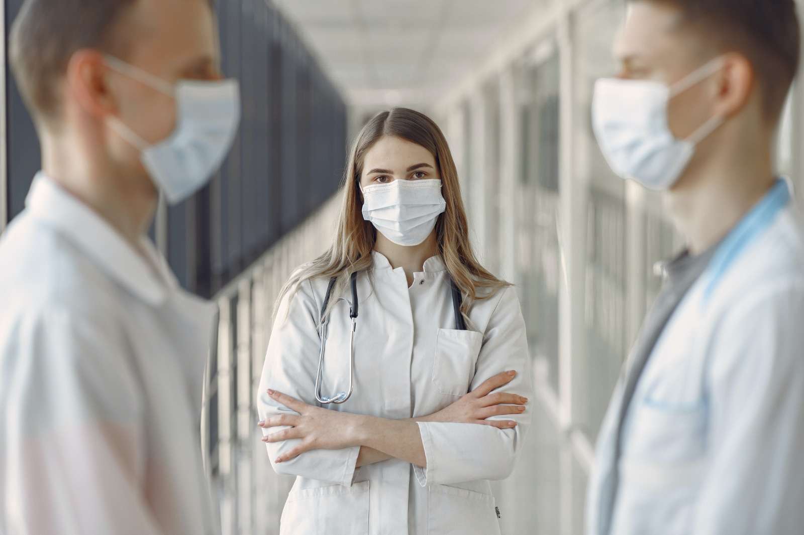 Análisis del Modelo de la Gestión Directiva en Enfermería y su Impacto en las Instituciones de Salud